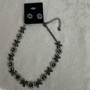 Necklace and pierced earring set NWT